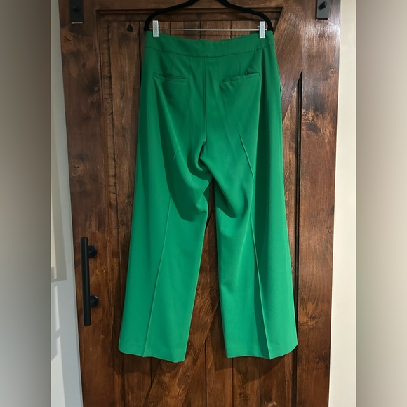 Alice + Olivia Dylan High Waisted Wide Leg Pant
In Deep Emerald - Picture 3 of 6